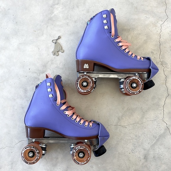 Moxi Beach Bunny Roller Skates • Periwinkle Sunset • Size 6 (Fits US Women's 7) - Picture 3 of 11